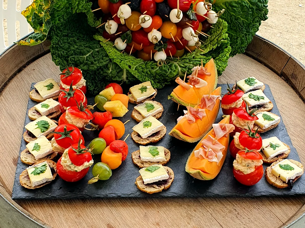Plateau apéritif de légumes et bouchées